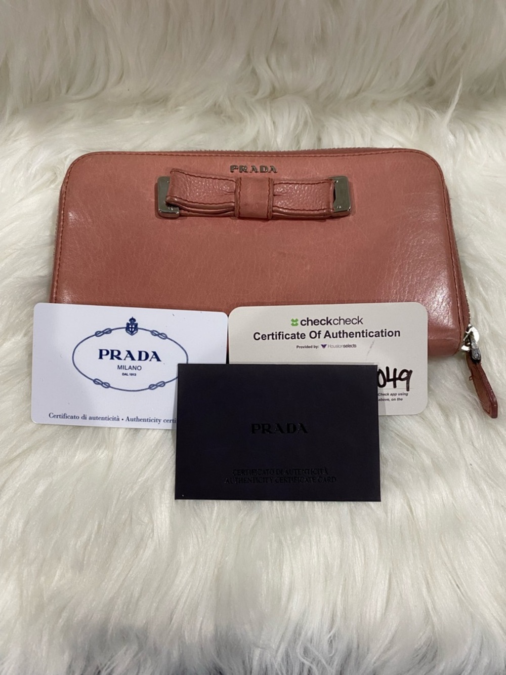 PRADA Soft Calf Fiocc long wallet in pink with bow- 2COAs - Picture 3 of 16